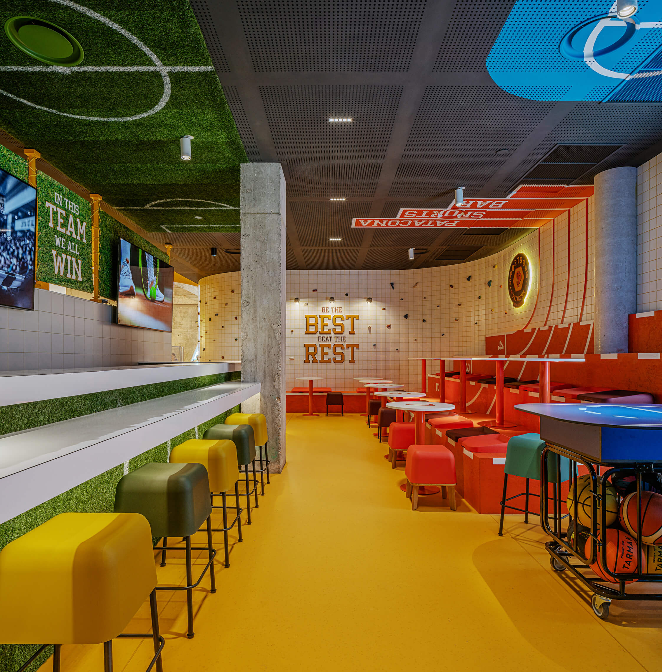 Proyecto de interiorismo Sportsbar Resa Patacona de Valencia.