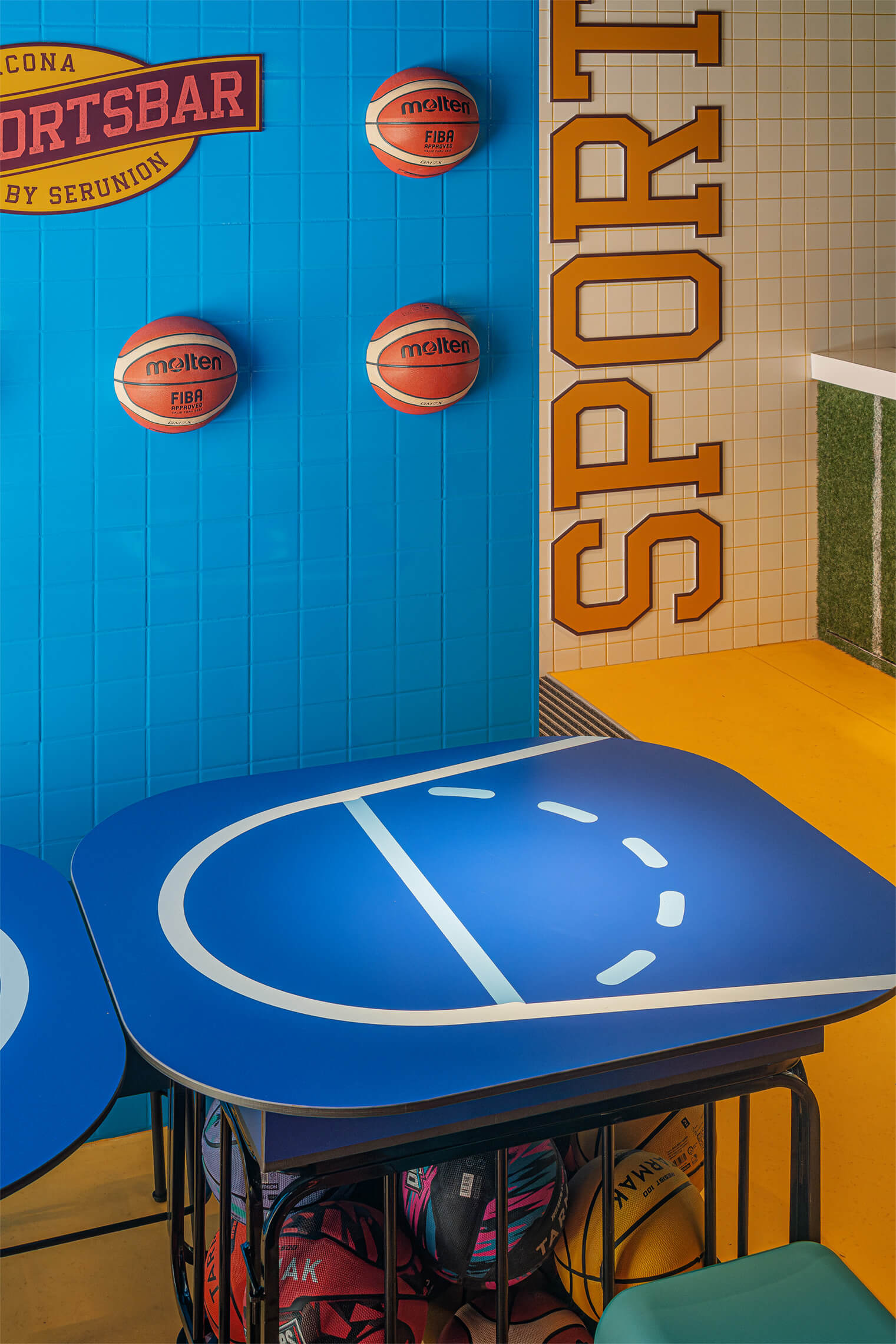 Proyecto de interiorismo Sportsbar Resa Patacona de Valencia.